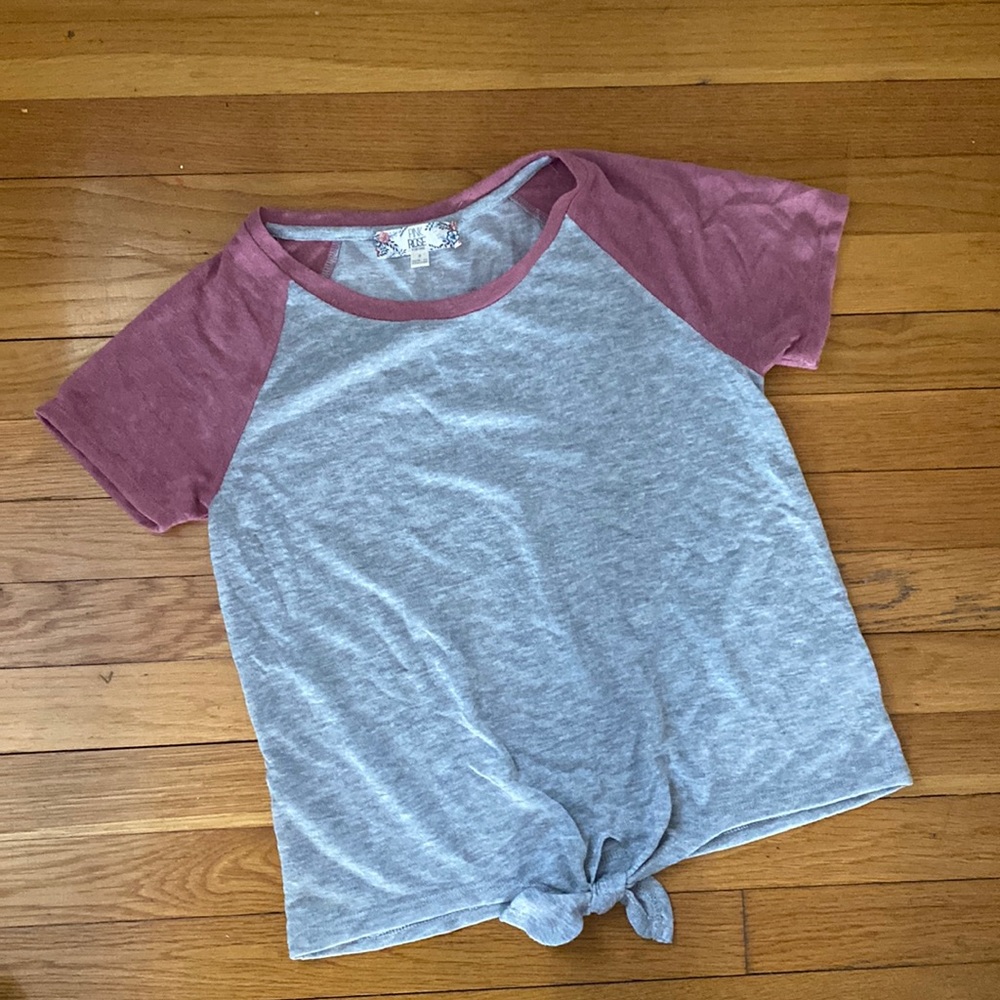 Pink Rose short sleeve baseball Tee. size Small.